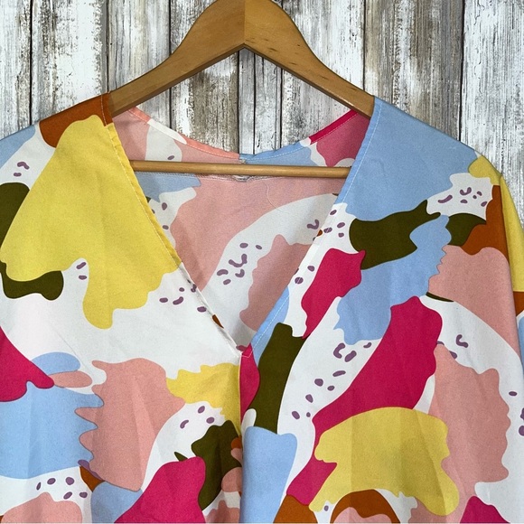 Jodifl Help You Out Fuchsia Pink Abstract Blouse - Picture 5 of 6